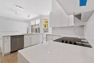 1666 Victoria Pointe Cir, Weston, FL 33327 - Photo 43
