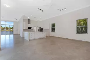 1666 Victoria Pointe Cir, Weston, FL 33327 - Photo 31