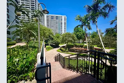 600 Three Islands Blvd #920 (AVAILABLE NOW), Hallandale Beach, FL 33009 - Photo 21