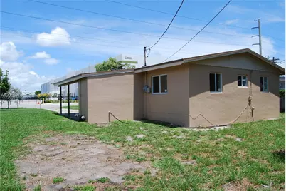 3020 NW 71st St, Miami, FL 33147 - Photo 3