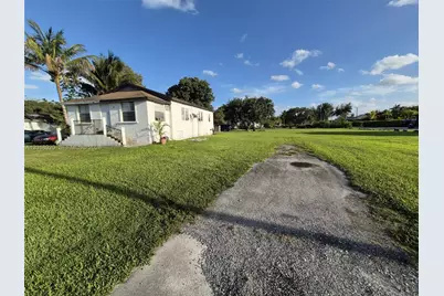 1880 NW 111th St, Miami, FL 33167 - Photo 3