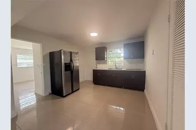 435 NW 44th Ave #BACK, Miami, FL 33126 - Photo 5