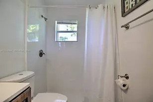 2703 NW 13th St, Fort Lauderdale, FL 33311 - Photo 5