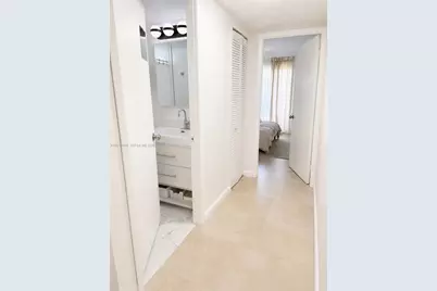 2924 Collins Ave #404, Miami Beach, FL 33140 - Photo 9