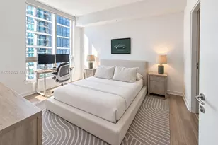 300 S Biscayne Blvd, Miami, FL 33131 - Photo 7