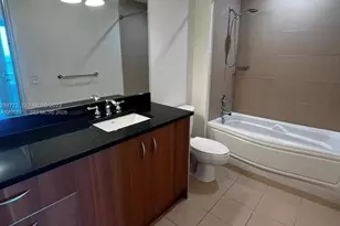 300 S Biscayne Blvd, Miami, FL 33131 - Photo 9