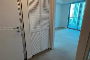300 S Biscayne Blvd, Miami, FL 33131 - Photo 11