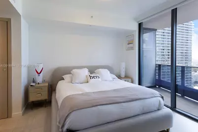 1000 Brickell Plz #2411, Miami, FL 33131 - Photo 7