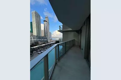 77 SE 5th St #1605, Miami, FL 33131 - Photo 3