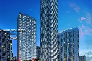 77 SE 5th St, Miami, FL 33131 - Photo 13