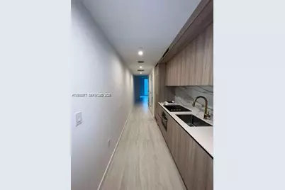 77 SE 5th St #1704, Miami, FL 33131 - Photo 5