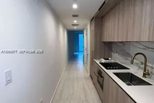 77 SE 5th St, Miami, FL 33131 - Photo 5