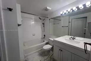 5085 NW 7th St, Miami, FL 33126 - Photo 7