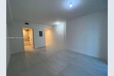 77 SE 5th St #2004, Miami, FL 33131 - Photo 9