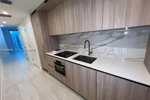 77 SE 5th St, Miami, FL 33131 - Photo 5