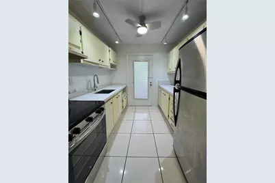65 NE 202nd Ter #Q33, Miami Gardens, FL 33179 - Photo 5