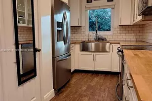 351 NE 117th St, Miami, FL 33161 - Photo 15