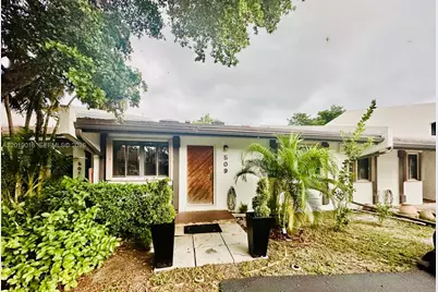 509 NE 199th Ln #3A, Miami, FL 33179 - Photo 1