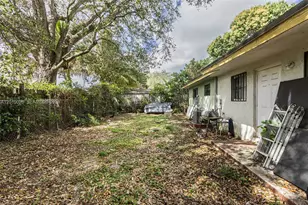 2318 NW 98th St, Miami, FL 33147 - Photo 9