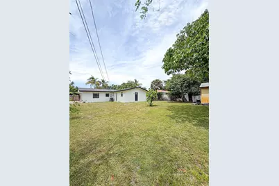 240 NW 36th St, Oakland Park, FL 33309 - Photo 25