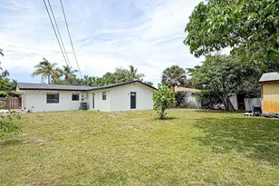 240 NW 36th St, Oakland Park, FL 33309 - Photo 25