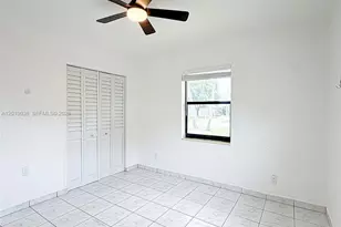 240 NW 36th St, Oakland Park, FL 33309 - Photo 13