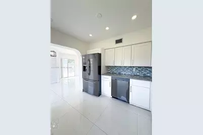 240 NW 36th St, Oakland Park, FL 33309 - Photo 3