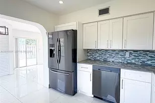 240 NW 36th St, Oakland Park, FL 33309 - Photo 3