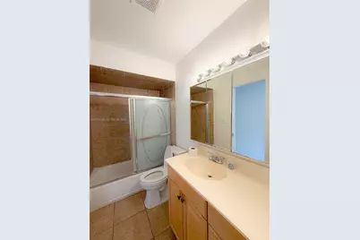 240 NW 36th St, Oakland Park, FL 33309 - Photo 17