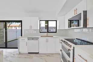 16449 NE 26th Ave, North Miami Beach, FL 33160 - Photo 7
