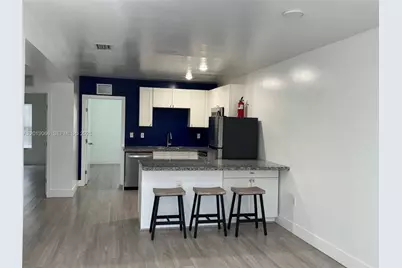 526 NW 6th St, Hallandale Beach, FL 33009 - Photo 9