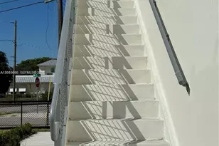 526 NW 6th St, Hallandale Beach, FL 33009 - Photo 3