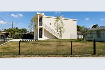 526 NW 6th St, Hallandale Beach, FL 33009 - Photo 23