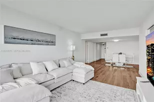 20379 W Country Club Dr, Aventura, FL 33180 - Photo 15
