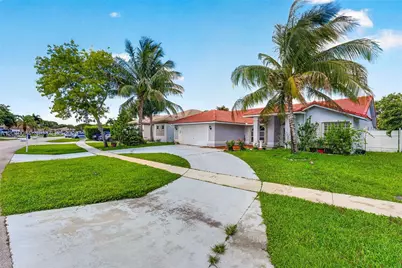 3462 Harness Cir, Wellington, FL 33449 - Photo 5