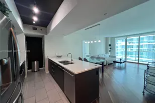 55 SE 6th St, Miami, FL 33131 - Photo 9