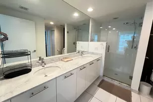 55 SE 6th St, Miami, FL 33131 - Photo 15