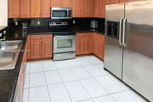 11403 NW 89th St, Doral, FL 33178 - Photo 9