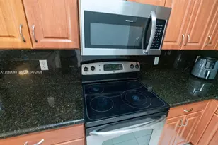 11403 NW 89th St, Doral, FL 33178 - Photo 13