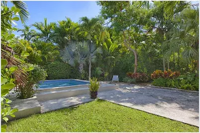 745 Lakeview Dr, Miami Beach, FL 33140 - Photo 3