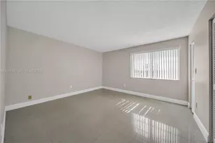 671 W 80th St, Hialeah, FL 33014 - Photo 23