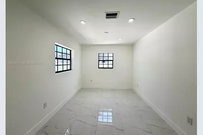 2541 W 10th Ave, Hialeah, FL 33010 - Photo 17