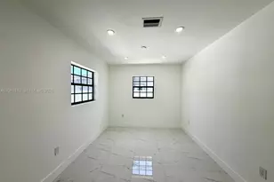 2541 W 10th Ave, Hialeah, FL 33010 - Photo 17