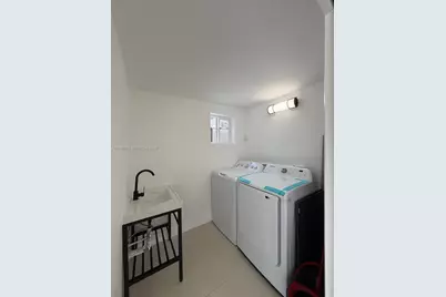2541 W 10th Ave, Hialeah, FL 33010 - Photo 19