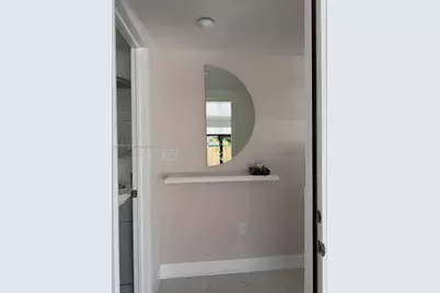 2541 W 10th Ave, Hialeah, FL 33010 - Photo 11