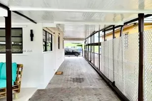 2541 W 10th Ave, Hialeah, FL 33010 - Photo 35