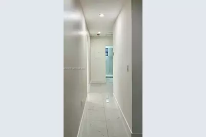 2541 W 10th Ave, Hialeah, FL 33010 - Photo 27