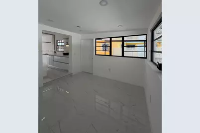 2541 W 10th Ave, Hialeah, FL 33010 - Photo 11
