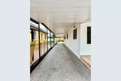 2541 W 10th Ave, Hialeah, FL 33010 - Photo 39