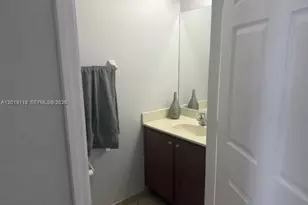 16564 SW 43rd St, Unincorporated Dade County, FL 33185 - Photo 21